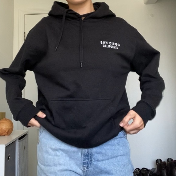 OVERSIZED BLACK HOODIE - Picture 6 of 6